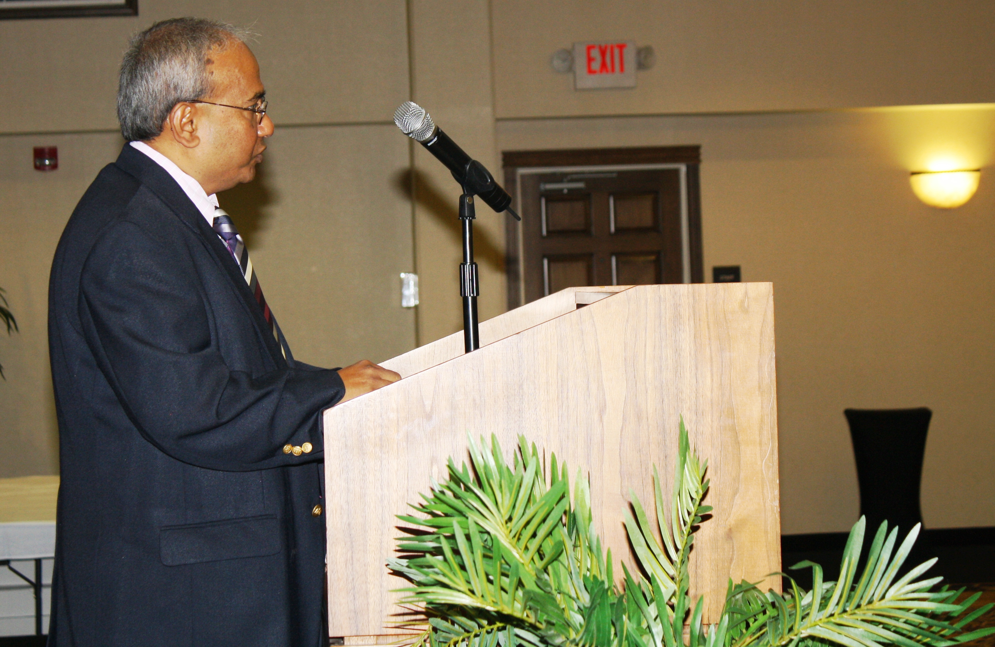 Manohar Kulkarni, former ISTC Director, speaks to the audience Manohar Kulkarni, former ISTC Director, speaks to the audience